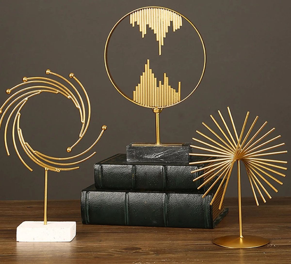 Geometrische metalen sculptuur voor bureau